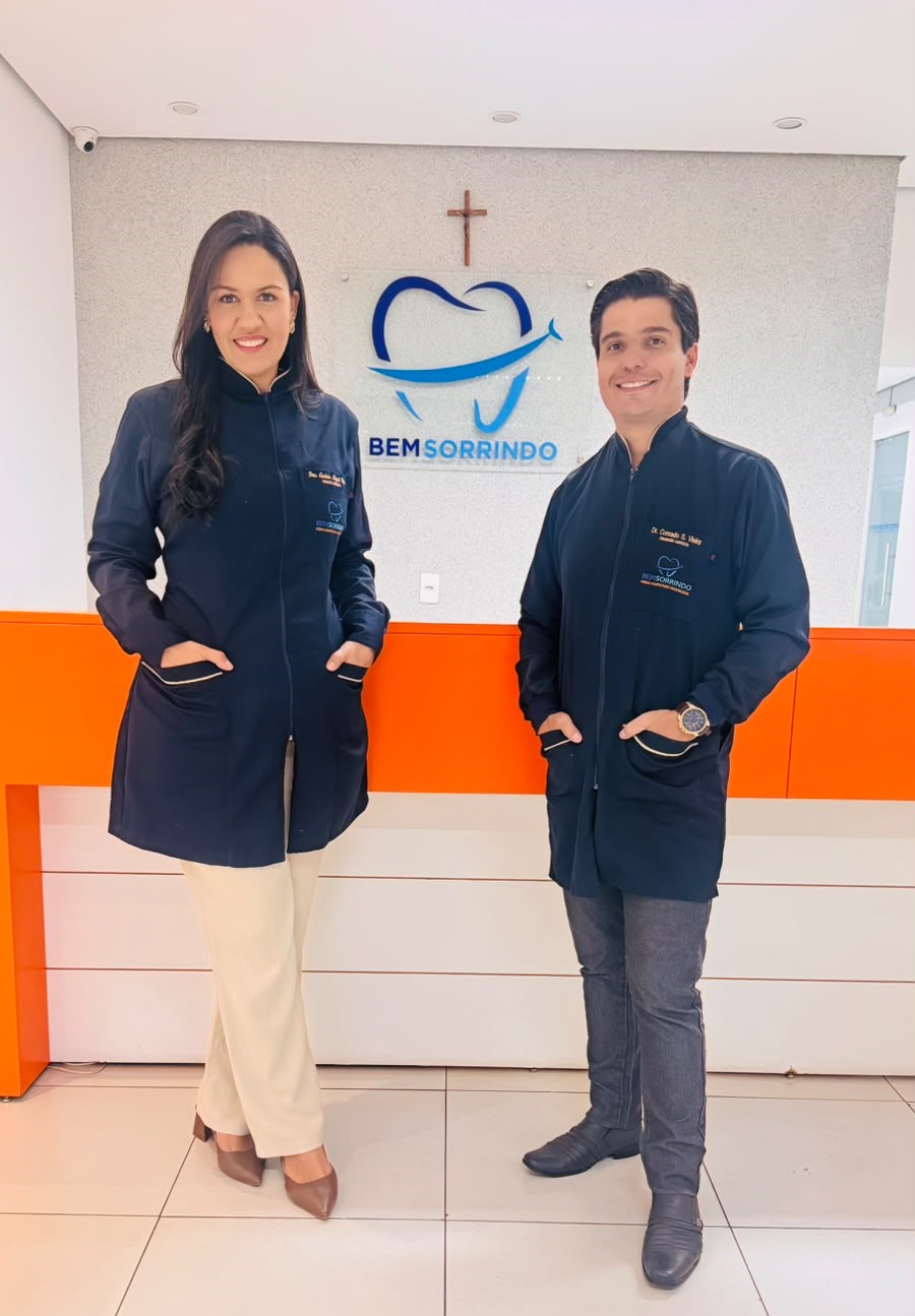 Dra. Andréa Miguel Vieira e Dr. Conrado Simão Vieira - Clínica Bem Sorrindo